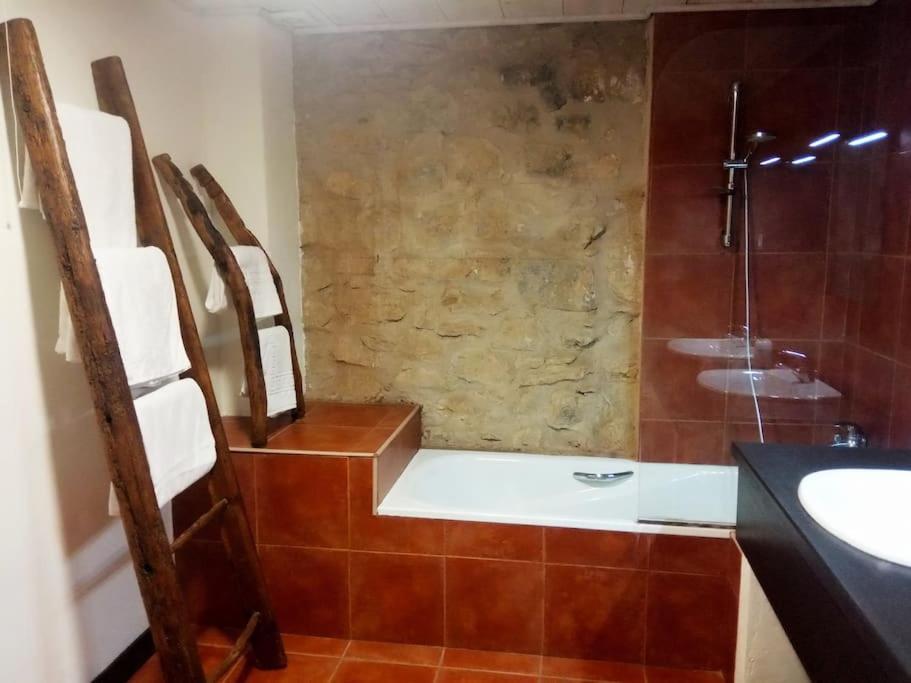 Appartement The Almond Tree à Torre del Compte Extérieur photo